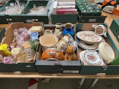 Lot 388 - Three trays containing an assortment of...