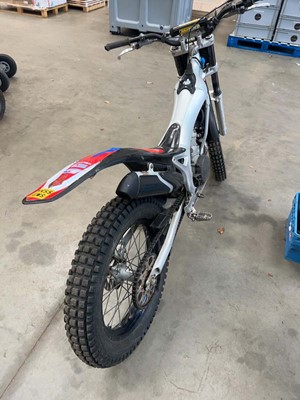 Lot 4011 - (YK55 GWS) Beta 250 REV3 2006 trial bike, road...
