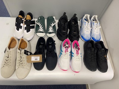 Lot 8x Pairs of trainers to include Nike, Steve...