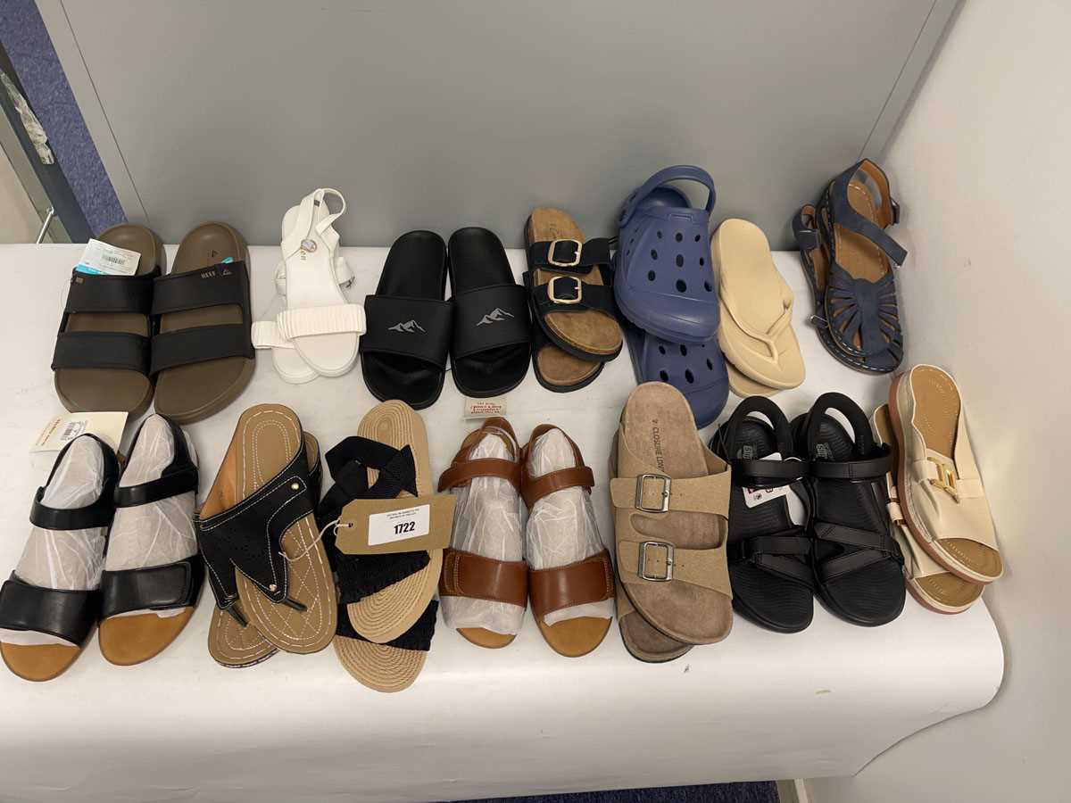 Lot 14x Pairs of sandals to include Sketchers,...