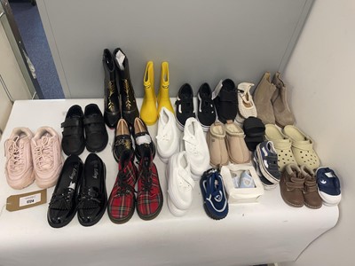 Lot 22x Pairs of children's shoes to include Ugg,...