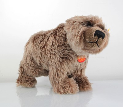 Lot 94 - A Steiff standing bear, l. 41 cm