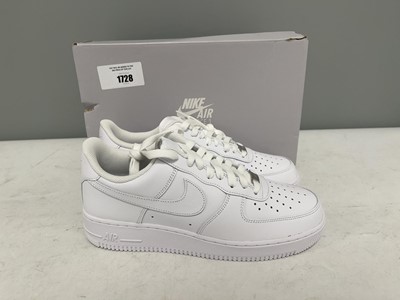 Lot Nike UK8 air force 1 '07 trainers in white -...