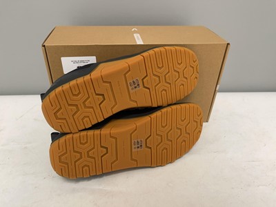 Lot Velites UK9 minimal 1.0 trainers in black - boxed