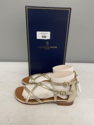 Lot Fairfax & Favor England UK5 brancaster sandals...