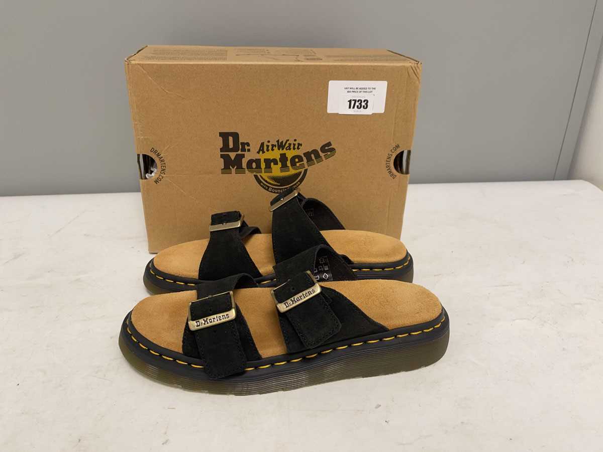 Lot Dr Martens UK5 josef sandals in black - boxed