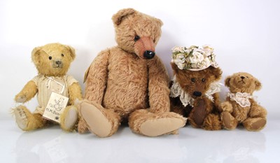 Lot 100 - Eight HM Bears fully jointed bears, max h. 50...
