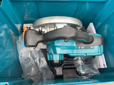 Lot 4489 - Makita DHS710 ZJ cordless circular saw in case...