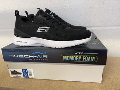 Lot 1916 - Boxed pair of Skechers skech-air dynamite...