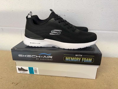Lot 1918 - Boxed pair of Skechers skech-air dynamite...