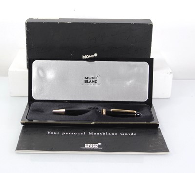 Lot 112 - A Mont Blanc Meisterstuck roller-ball pen,...