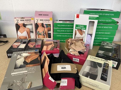 Lot 1941 - Mixed lot of men's and women's underwear, bras...