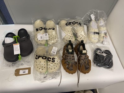Lot 7x Pairs of Crocs in various styles and sizes