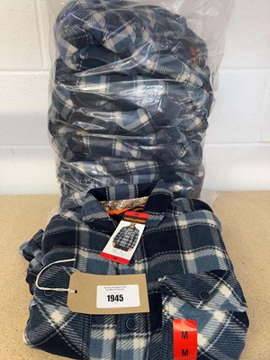 Lot 1945 - Approx. 8 men's Real Tree fleece lined shirt...