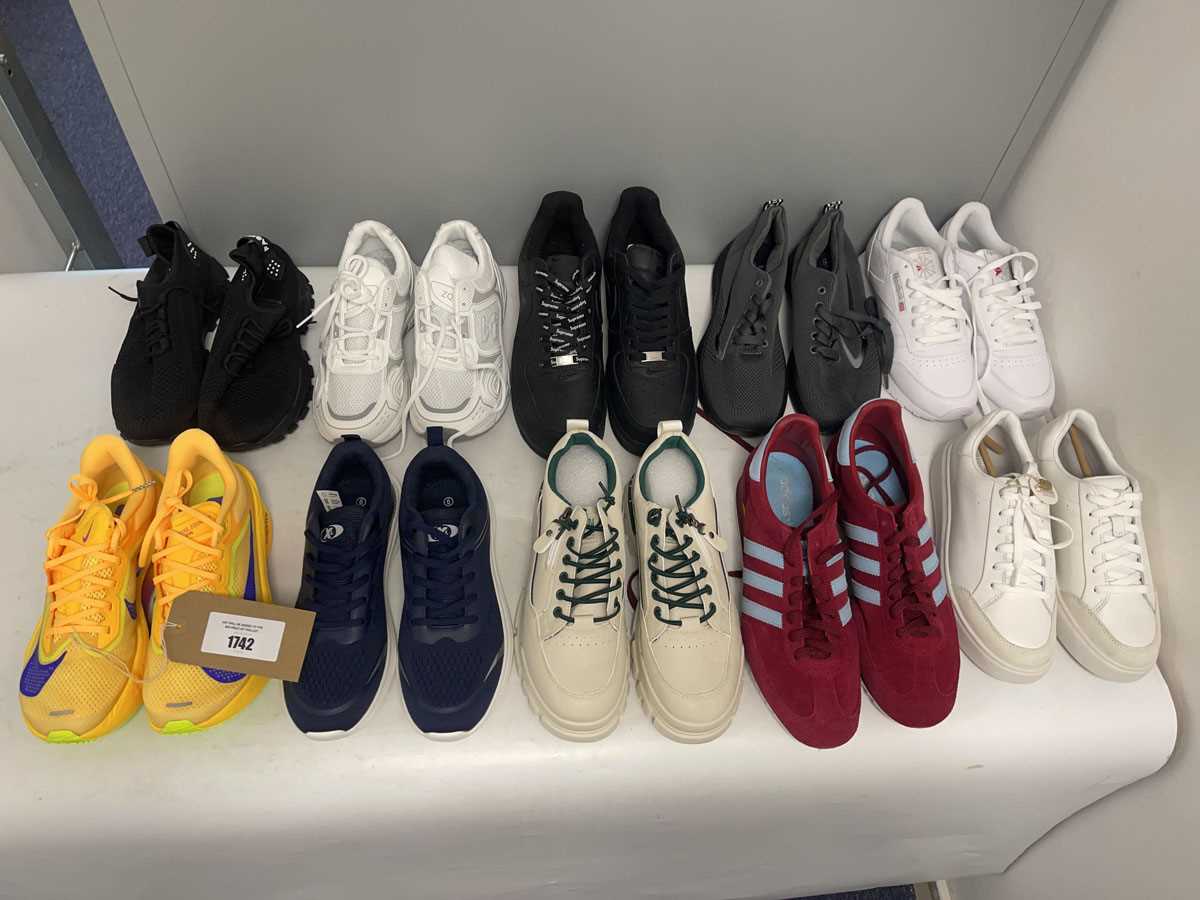 Lot 10x Pairs of trainers to include Fitflop,...