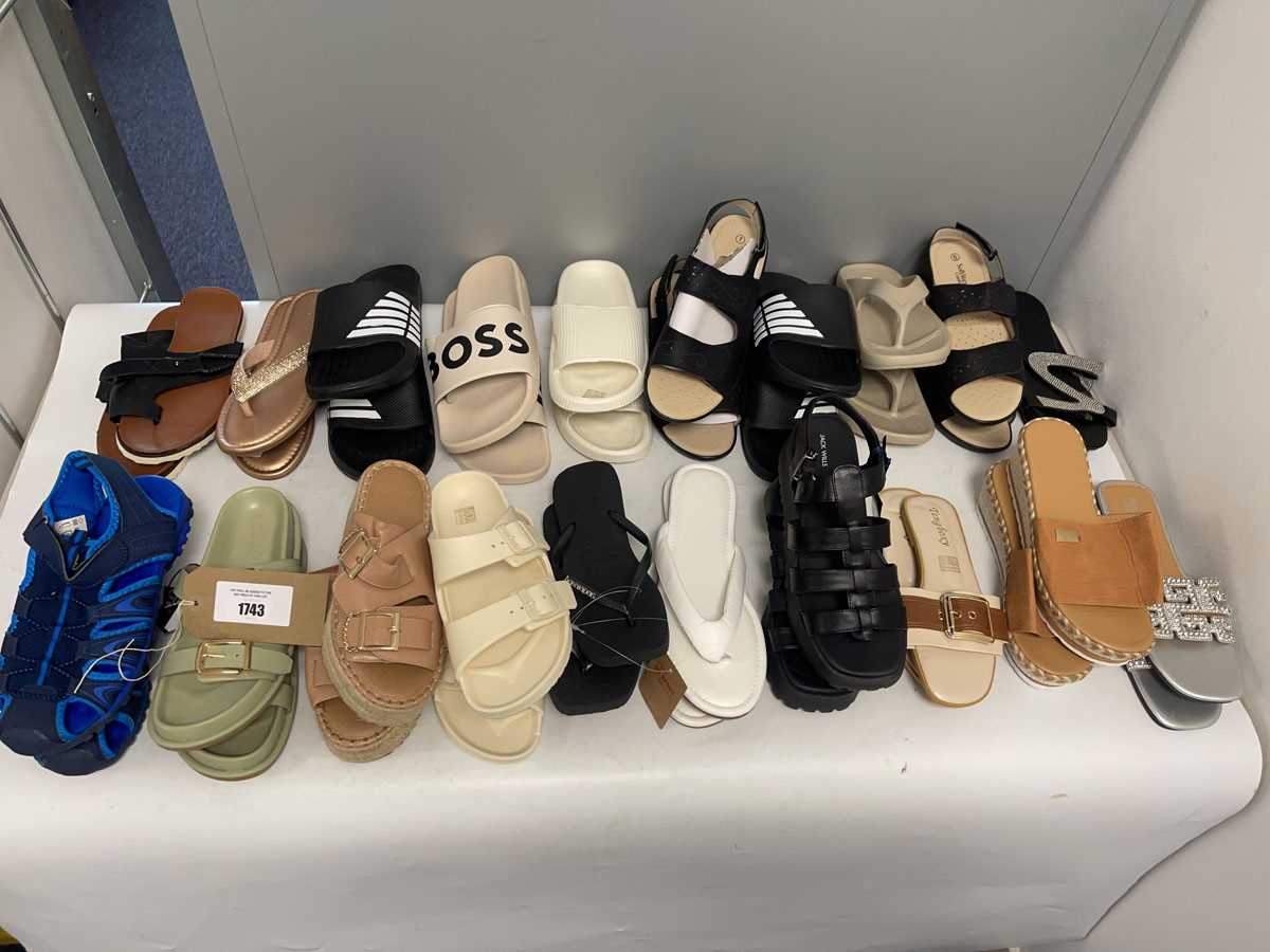 Lot 20x Pairs of sandals to include River Island,...