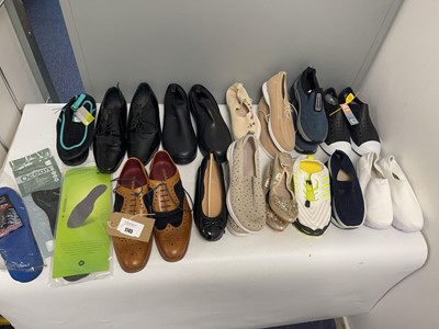 Lot 14x Pairs of shoes to include Sketchers, Loake,...