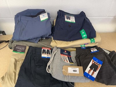 Lot 1961 - Approx. 20 pairs of men's trousers/shorts to...