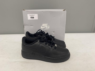 Lot Nike UK4.5 air force 1 LE trainers in black -...