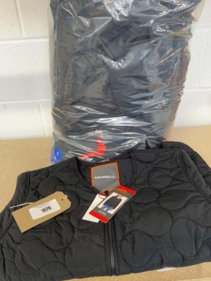 Lot 1976 - Approx. 10 Merrell lightweight quilted jackets