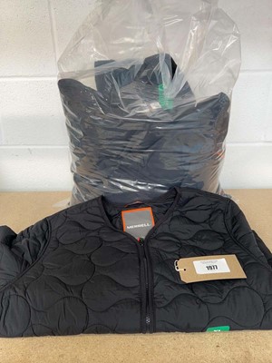 Lot 1977 - Approx. 7 Merrell lightweight quilted jackets