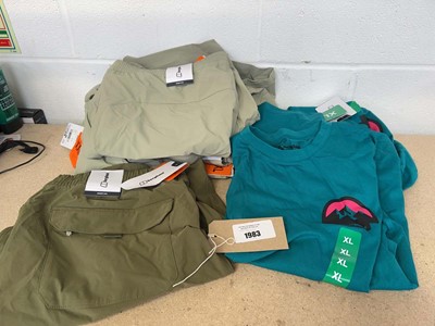 Lot 1983 - Approx. 10 items of Berghaus clothing to...