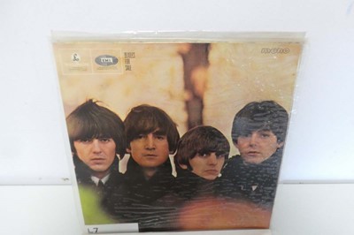 Lot 4 x Beatles albums and a John Lennon album to...