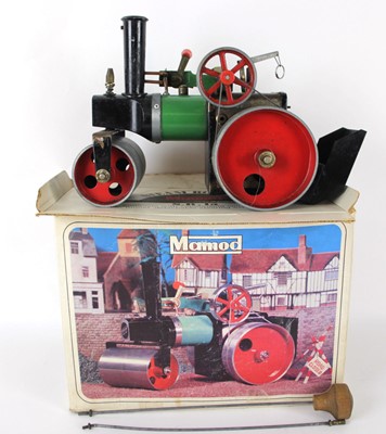 Lot 119 - A boxed Mamod S.R.1a steam roller