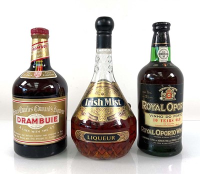Lot 211 - 3 bottles, 1x Irish Mist Liqueur 35% 1 litre,...