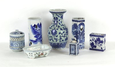 Lot 198 - A Chinese blue and white hat or wig stand of...