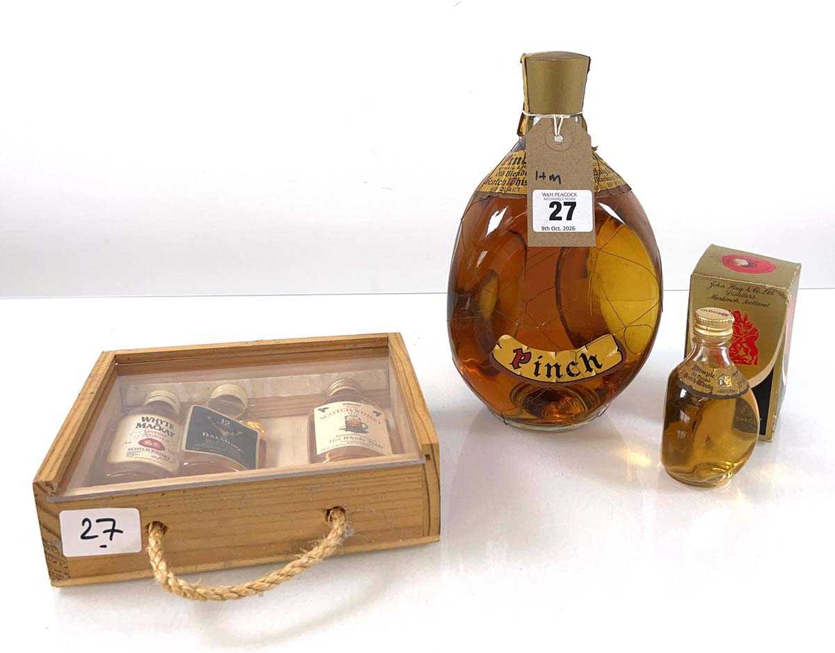 Lot 27 - A bottle & miniatures, 1x Haig & Haig Pinch...