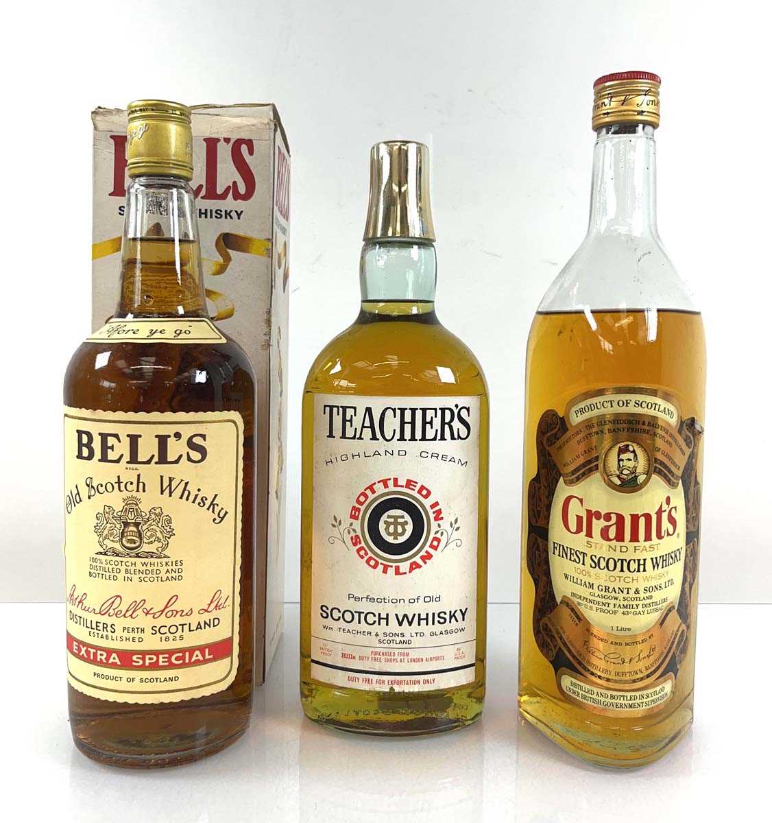 Lot 29 - 3 old bottles of Scotch Whisky, 1x Grant's...
