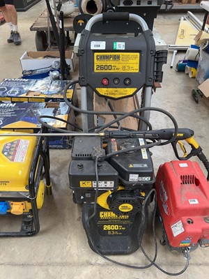 Lot 2268 - Champion 2600psi petrol pressure washer with...