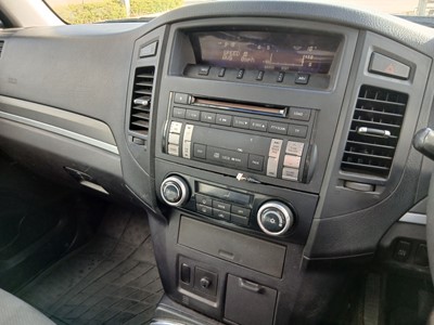 Lot (WG09 XVV) 2009 Mitsubishi Shogun 4Work DI-D...