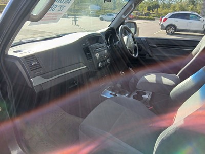 Lot (WG09 XVV) 2009 Mitsubishi Shogun 4Work DI-D...