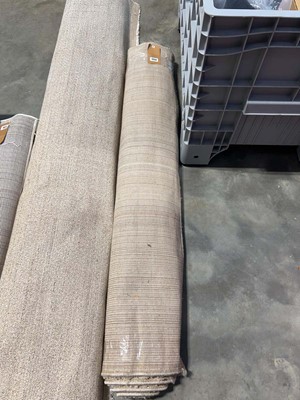 Lot 1254 - Natural coloured shag pile area rug