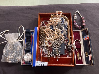 Lot 411 - A box containing an assortment of quality...