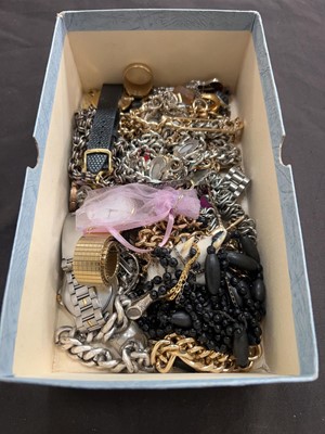 Lot 415 - A box containing assorted costume jewellery to...