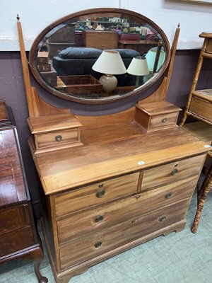 Lot 71 - A 20th century mahogany dressing table with...
