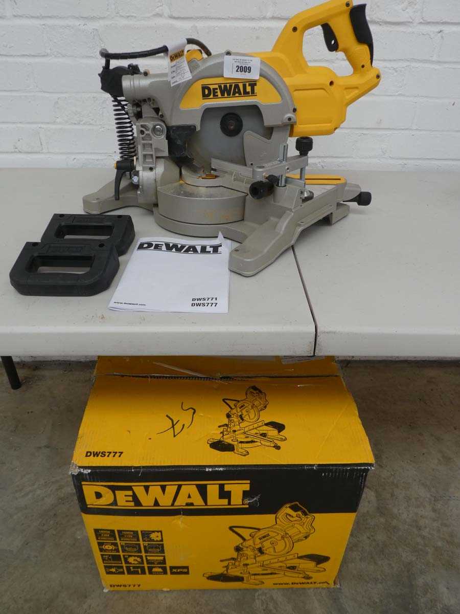 Lot A Dewalt DWS777-GB 216mm 240v single bevel...
