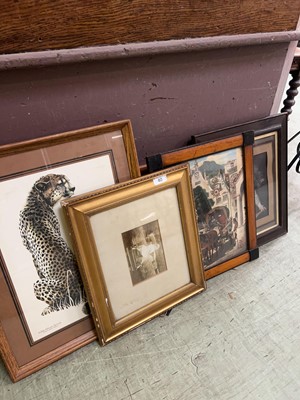Lot 40 - A selection of pictures and artworks of...