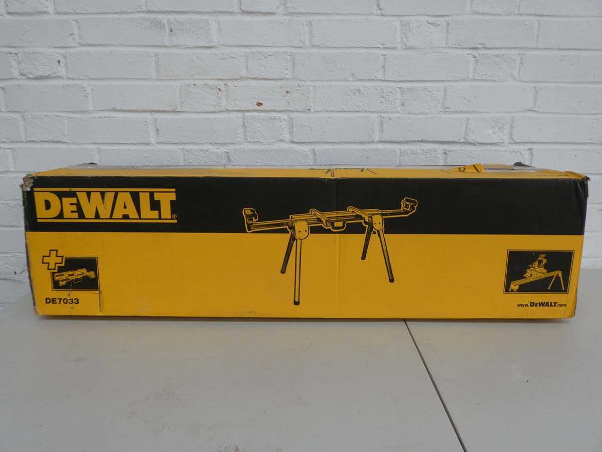 Lot A Boxed DeWalt DE7033-XJ Compact Mitre Saw...