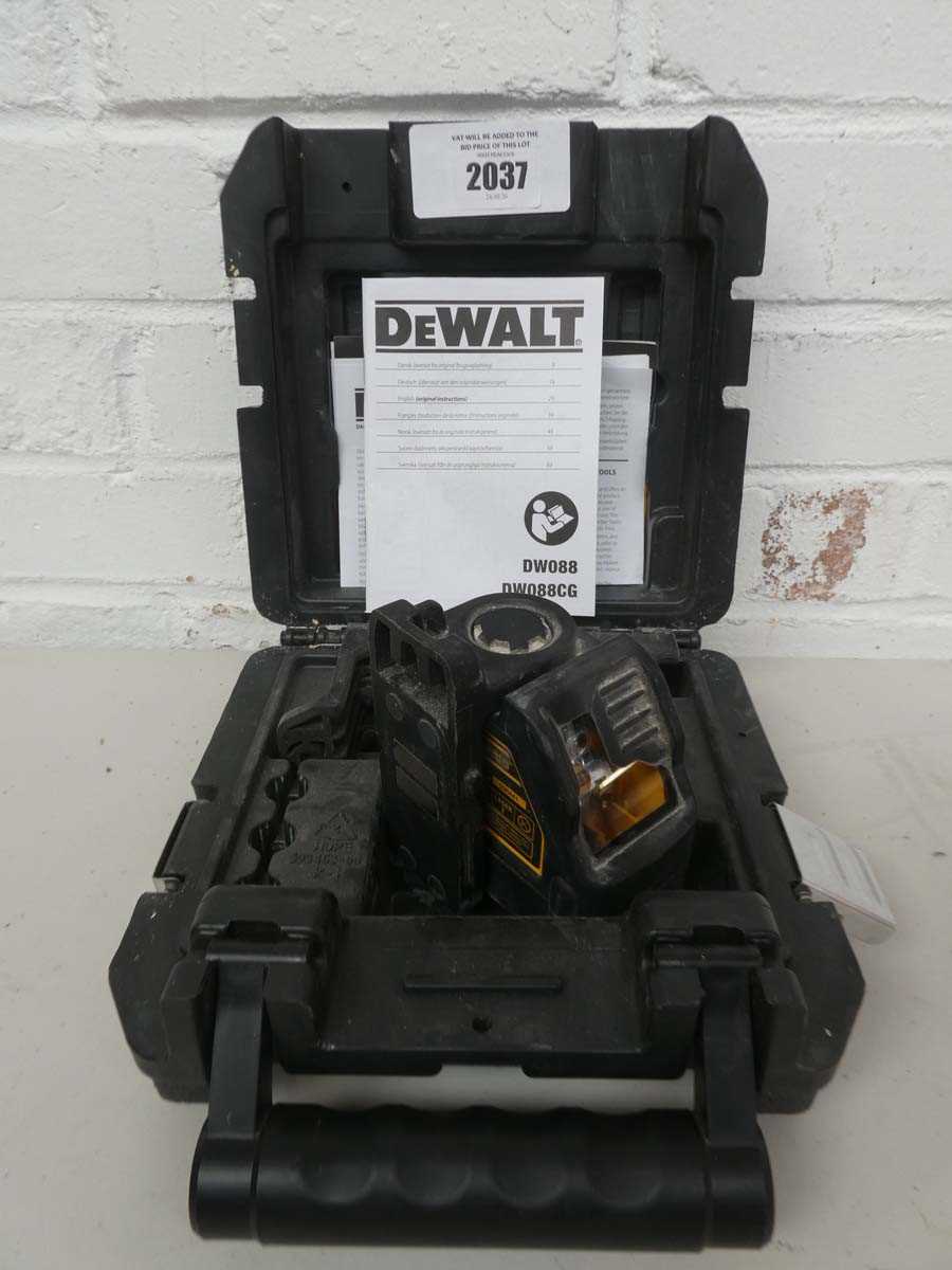 Lot A Cased DeWalt DW088CG type1 4.5v green beam...