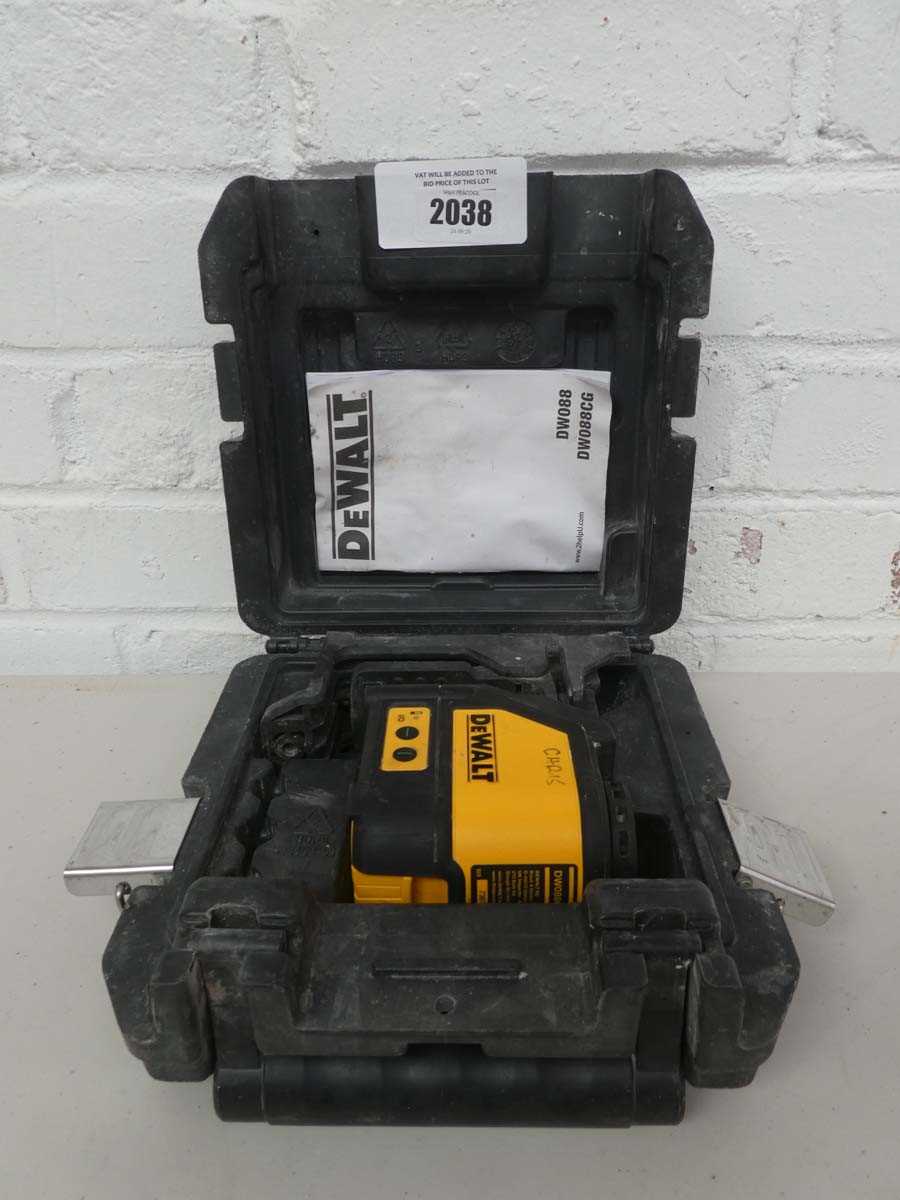 Lot A Cased DeWalt DW088CG type1 4.5v green beam...