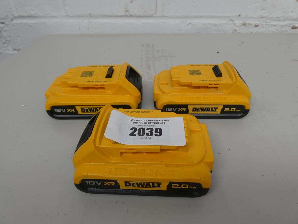 Lot Three DeWalt 2.0 ah 18v XR brushless batteries