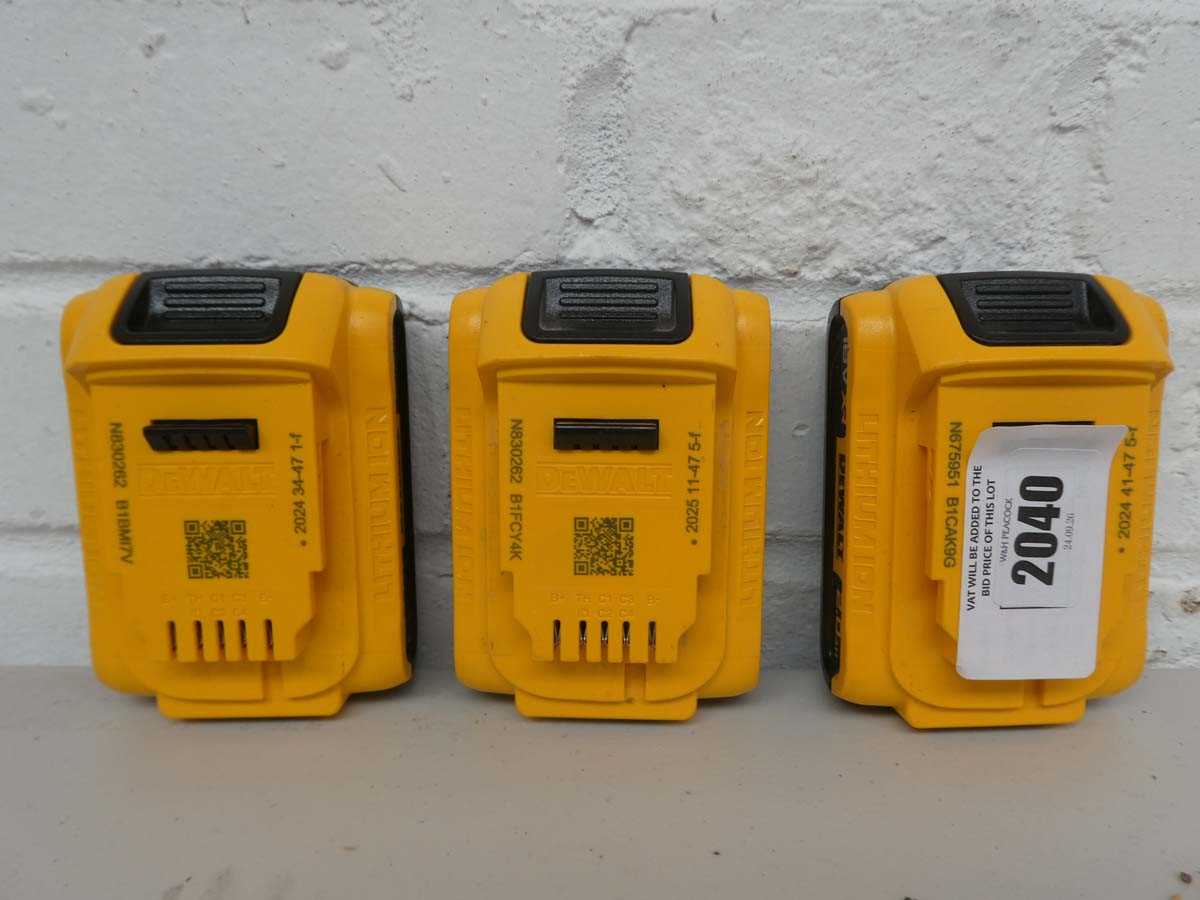 Lot Three DeWalt 2.0 ah 18v XR brushless batteries
