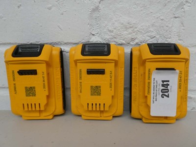 Lot Three DeWalt 2.0 ah 18v XR brushless batteries