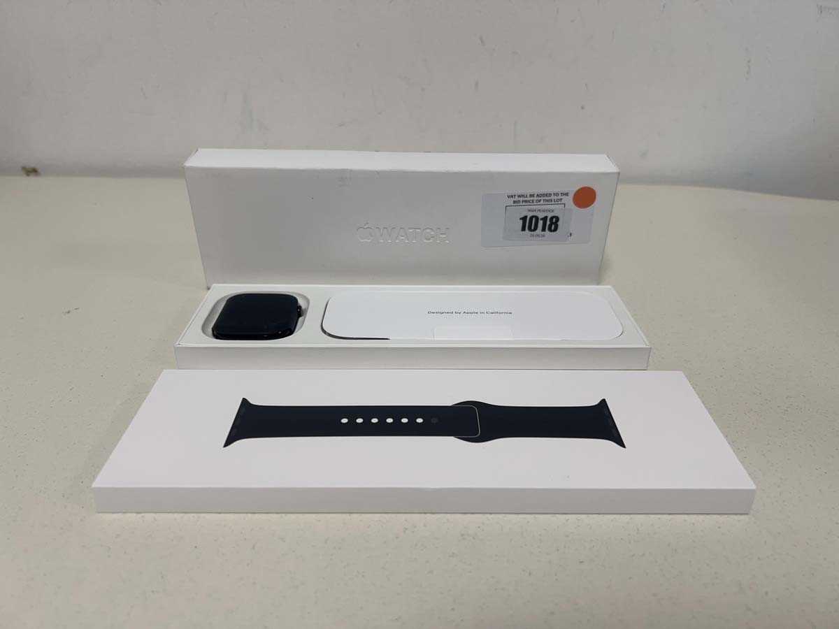 Lot Apple Watch Series 11, 46mm, Jet Black...