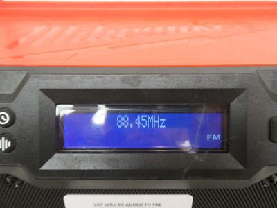 Lot A Milwaukee M18 RADDAB+G2 18v site DAB radio...