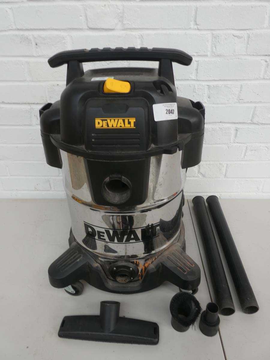 Lot DeWalt DXV38S 38L 240V Wet & Dry Vacuum...
